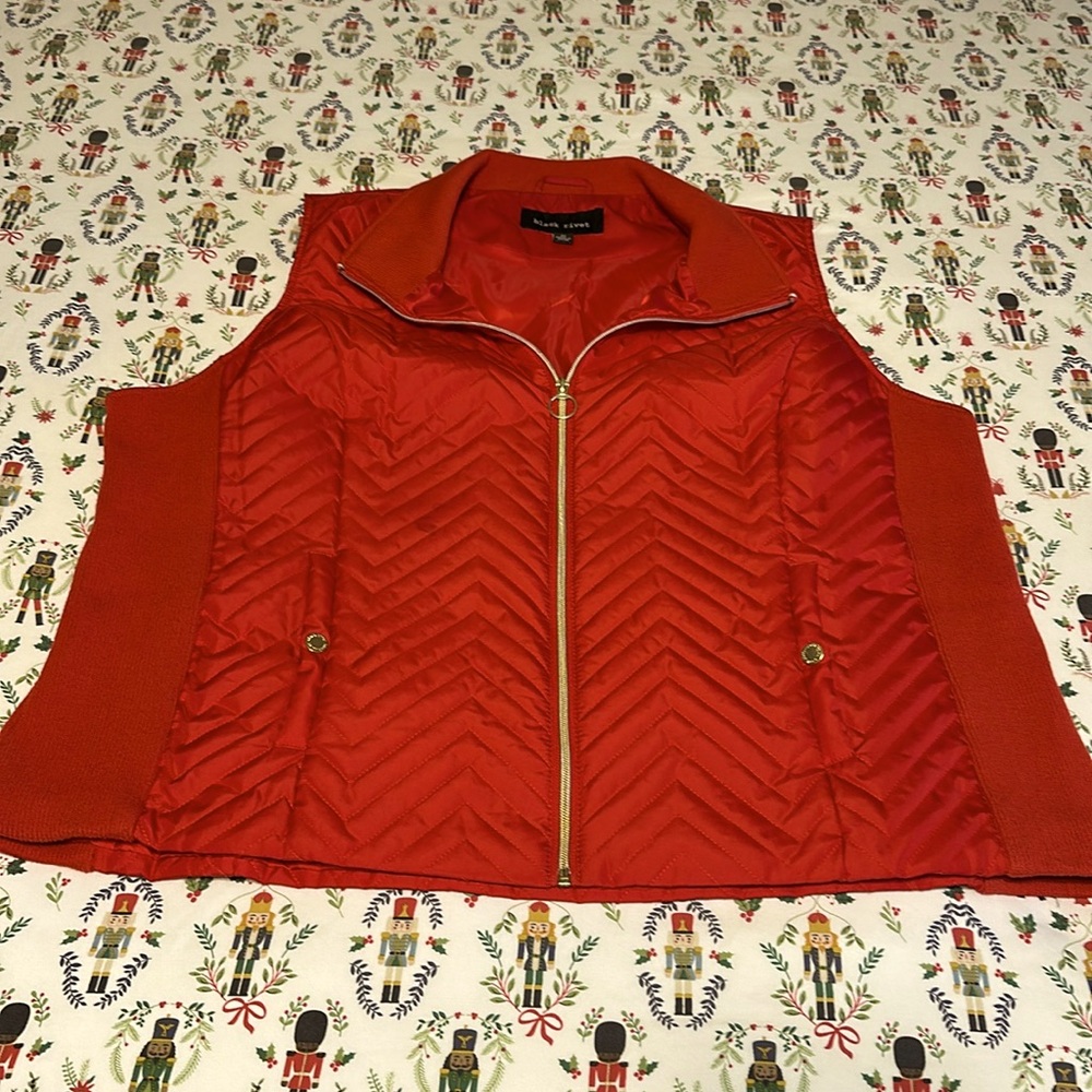Black Rivet red 2xl vest gold trim